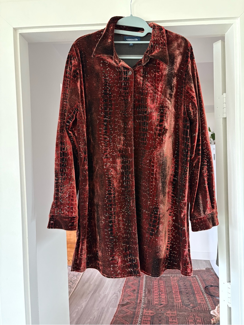 Addition-Elle Burgundy Embossed Velvet Longline Shirt | Size 14 - Picture 6 of 9